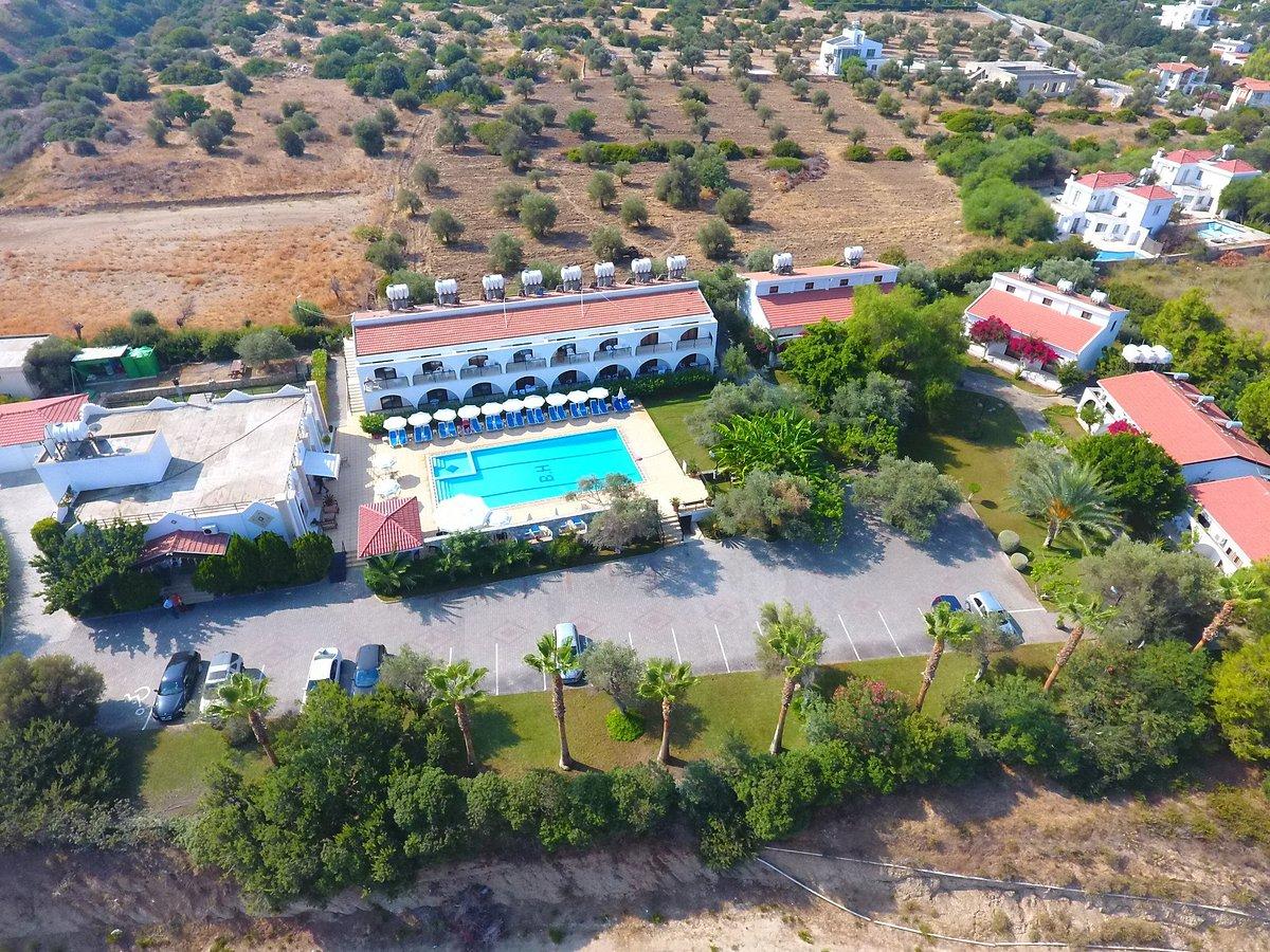 Bare Hill Holiday Village Elea Buitenkant foto